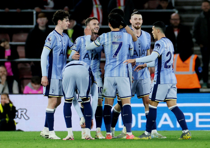 Welcome, Yang Min-hyuk's one-man show with one goal and two assists, Son Heung-min, Tottenham's most assisted, Captain's smile that he gave credit to young people even in a new history