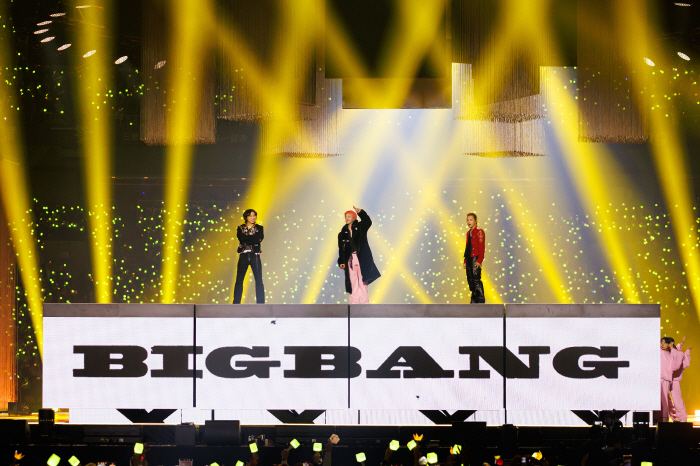 Legends Return Baby V.O.X, 2NE1, and GD to Heat Up Year-End Festivals