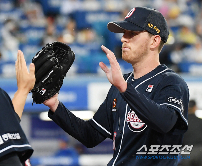 Doosan's 23-win left-hander will also go to the Mets...Are you writing another KBO reverse export myth