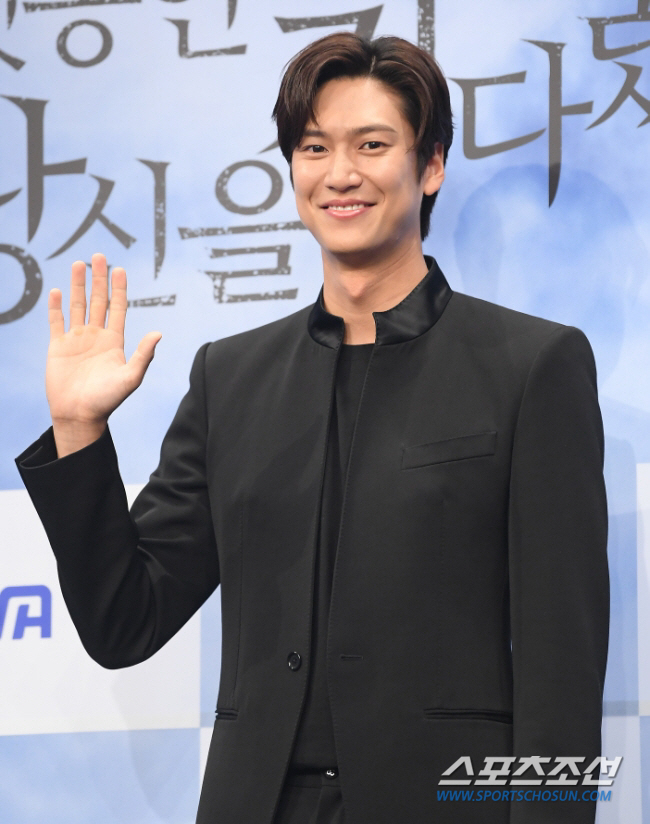 Actor Na In-woo Exempted from Military Service After Three-Year Wait