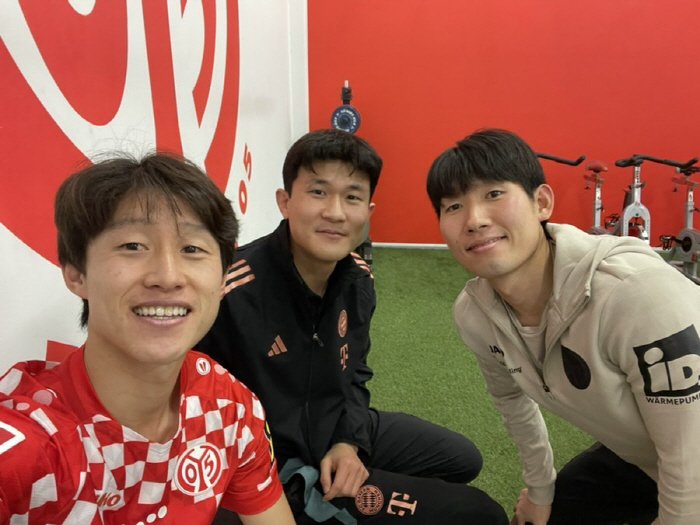 Lee Jae-sung, who sank multi-goal Munich, was selected as the best 11 in the Bundesliga...LEE Records Executive Director, Mainz Club