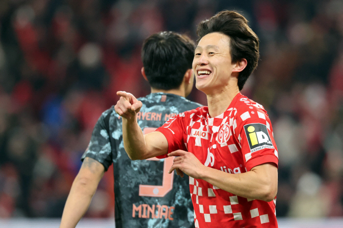 Lee Jae-sung, who sank multi-goal Munich, was selected as the best 11 in the Bundesliga...LEE Records Executive Director, Mainz Club