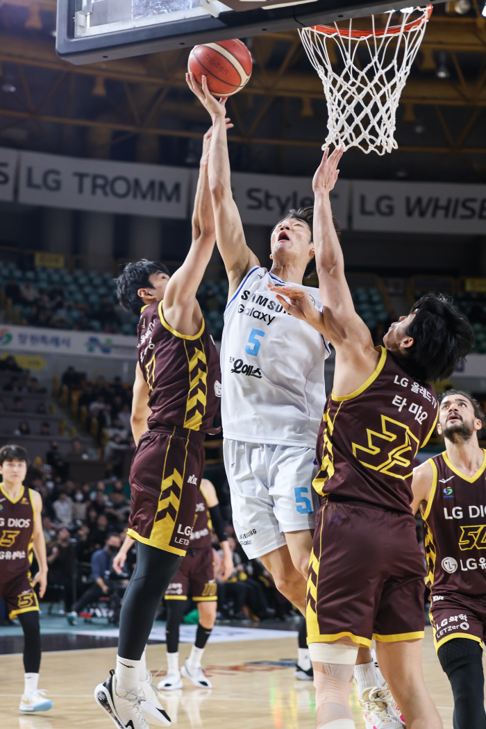  Two units  Tamayo & Marayo dominating under the basket. LG and Samsung defeated each other by 14 points in a three-game winning streak. The time has come for a leap to the top