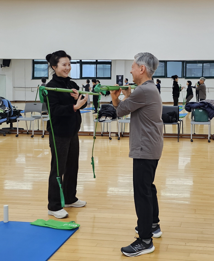 Park Chae-hee, a professor at Hankook University of Education, said, 'Activating sports for the elderly in a super-aged society and preparing for my future 