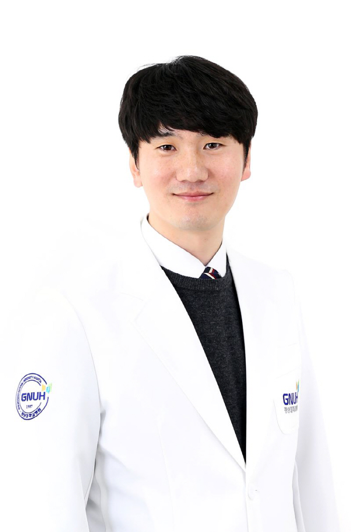 Professor Kim Sung-jae of Gyeongsang National University Hospital wins the Segwang Academic Award of the Korean Ophthalmology Society