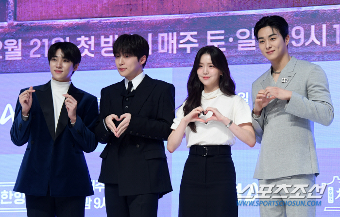  Perfect meeting of historical drama and youth Bae In-hyuk, Kim Ji-eun, Jeong Geon-ju, and Park Jae-chan's Joseon version of youth romance check-in Hanyang 