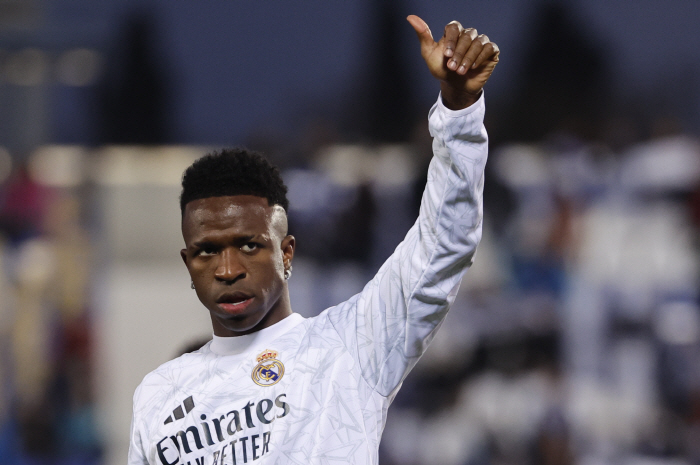 Big smile Vinicius wins FIFA Football Awards Men's Player of the Year...Real UCL, Super Cup, and League Championship Players