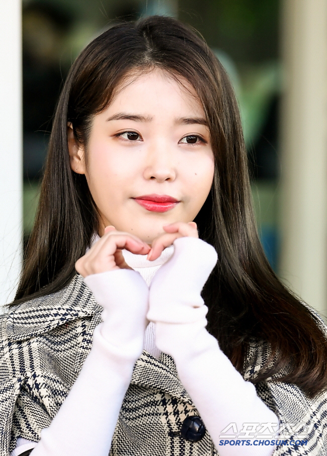 IU withdrew from false plagiarism accusers...30 million won in damages lawsuit