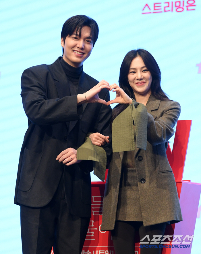  Lee Minho and Hanji are lovely hearts