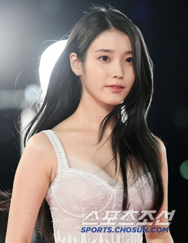 IU's first confession of terminally ill Skitter syndrome bursts and dies of flesh (Yuin Radio) 