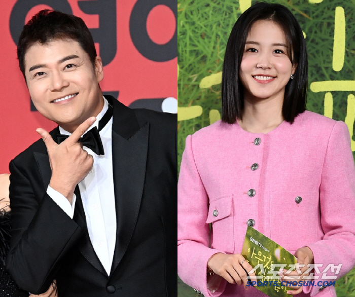 Jeon Hyun-moo and Jang Ye-won, who are 13 years younger, can talk on the phone for an hour and a half each on a date with a famous restaurant in Gimpo. (Former Hyun-moo Plan 2)