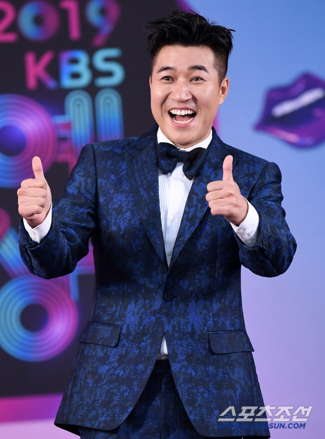 Kim Jong-min, who is getting married next year, also found a newlywed house. The second generation is ♥ a jewelry store for 11 years younger than him (Grooming Class) 