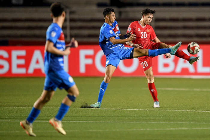 Mealma Magic Kim Sang-sik's Vietnam appears in the semi-finals of the top group in the 11th draw with the Philippines in extra time