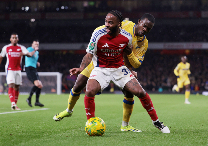  Jesus Hat-Trick Arsenal came from behind to beat Palace 3-2! They made it to the semi-finals of the League Cup