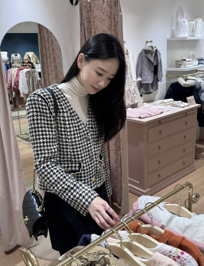 30-year-old Son Yeon-jae, 10 months after giving birth, is ahead of her second daughter, greedy girl baby clothes