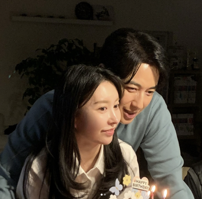 45-year-old Lee Ji-hoon, ♥ Ayane's 31st birthday celebrates his first birthday after his daughter Lu-hee was born (Gia Life) 