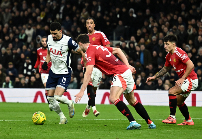 Cowardly X abusive language to Son Heung-min, and even violent play by Captain...Manchester United lost the game, lost the manners