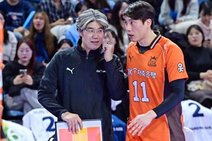 I'm hurting my thigh…Sorry for early entry. Okay, Cha Jihwan, who lacks the last shot, is the answer? the head coach's inner thoughts 