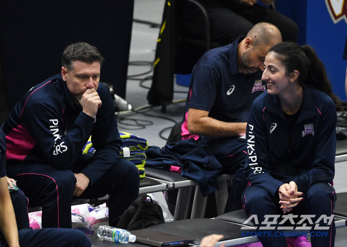 There is nothing to discuss about volleyball A single shot of a hard-fought avonja, no tutku and no Kim Yeon-kyung blocked Heungkuk Life, no. 1 ranking dignified