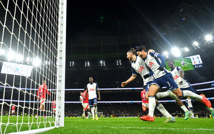 Manchester United can't do SON but miracle CK goal with xG zero...Son Heung-min picks Carabao Cup quarterfinal best 11