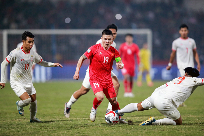 Definitely win!→ Five goals bombed, and Taeyong, who is going to the semifinals in Vietnam, was eliminated by the Philippines