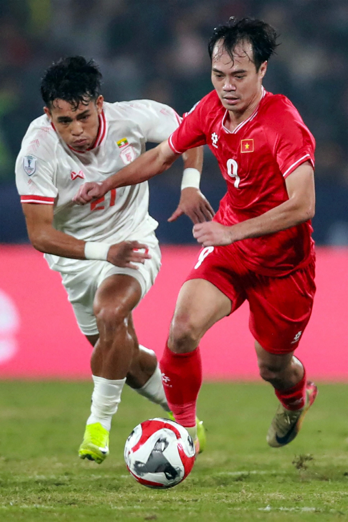 Definitely win!→ Five goals bombed, and Taeyong, who is going to the semifinals in Vietnam, was eliminated by the Philippines