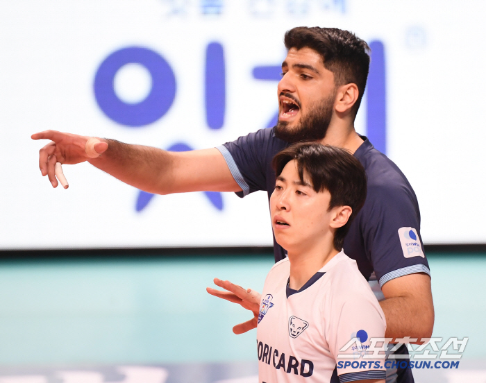 Leo's red card war with Ali, who refused to shake hands even after winning the game, did not end 