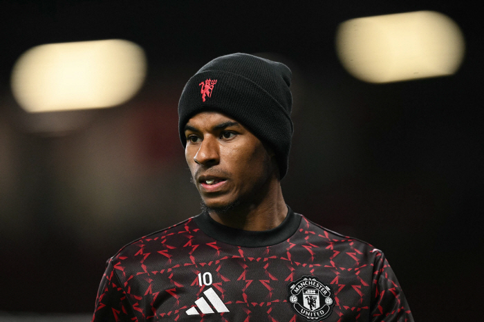 Manchester United's squad explodes! Club visit → Training mess → I got into an accident again. Interview was conducted without permission. I was embarrassed and very angry