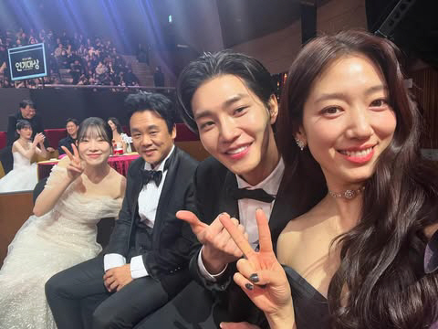  Post all Amolang, Park Shinhye, commemorative shot with a team of judges from hell...Kim Jaeyoung, thanks to you