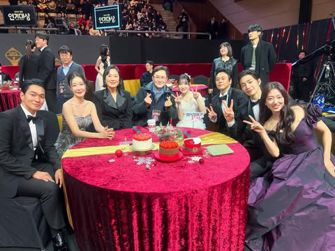  Post all Amolang, Park Shinhye, commemorative shot with a team of judges from hell...Kim Jaeyoung, thanks to you