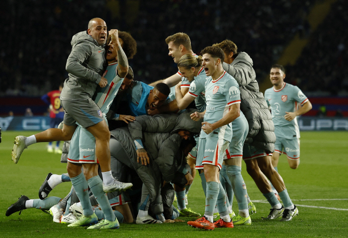 Son Heung-min, are you watching? Atletico's crazy form, which is rumored to be a transfer, smashed Barcelona 21 with a theater goal in the 96th minute...Seven wins in a row  reclaiming the lead