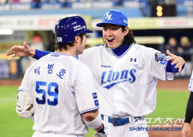 I'm a 39-year-old royal high school student. One more year? Team Finding Captain's Worries...The qualifications of KBO captains are 