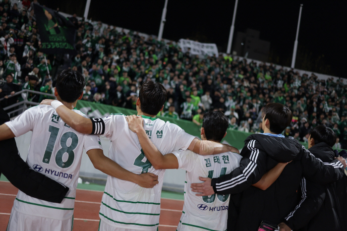 Korean fans? Foreigners? We're about to prepare for the new season…When will Jeonbuk's new head coach conclude