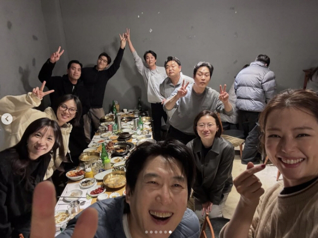  Insane Dura Kim Nam-gil and Lee Ha-nee, who are having a company dinner from 2 a.m., won the grand prize → The warm-hearted chemistry of the 'Fiery Death II' explodes until the company dinner