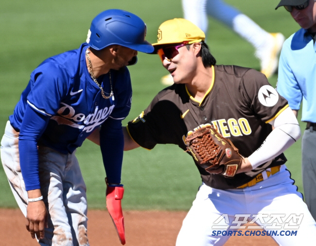 Second baseman Kim Ha-sung's shortstop Betts LAD recommended a dream-like Keystone duo. Murik is likely to sign a one-year contract with the Dodgers