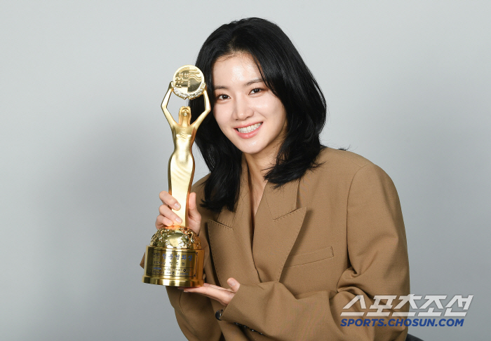 Interview Park Juhyun Wins Best New Actress at 45th Blue Dragon Film Awards