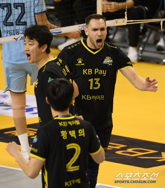 The effect of a new home? Villena 25 points  Cha Young-seok 5 block KB Insurance 3 consecutive wins → Jump to 3rd place!...Woori Card has lost 3 games in a row. 