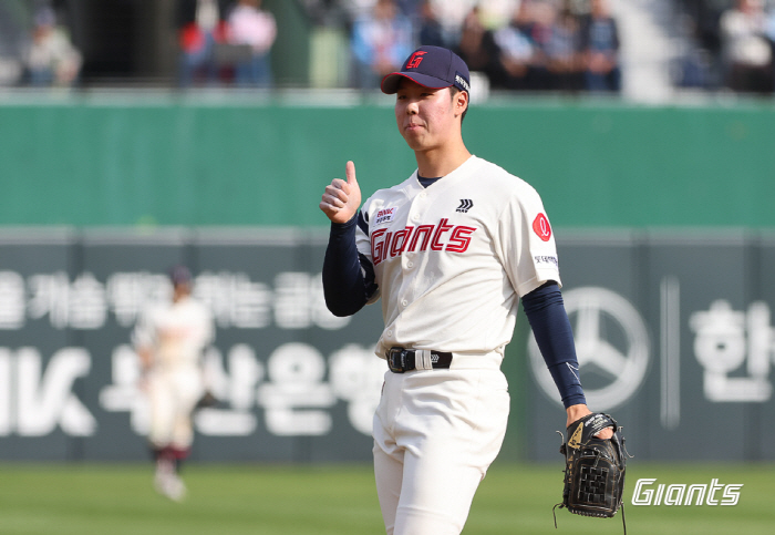 Nominees for Rookie of the Year → 33 innings of fire fighting → 0 appearance since June...Enthusiastic 18-year-old ex-mir mystery 