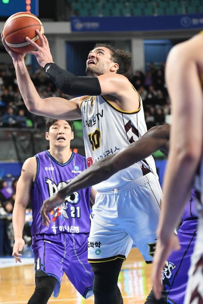 Occupy under the basket → Assisted explosion LG Maray Pearl, catching 8554 of Korea Gas Corporation and winning 6 consecutive games!