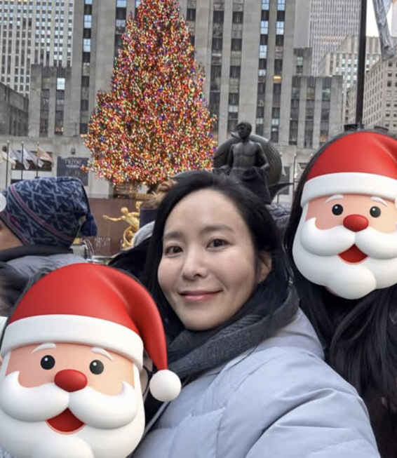 Park Ji-yoon and Choi Dong-seok show off their children's happiness without shooting at them. First Christmas memories in New York without dads