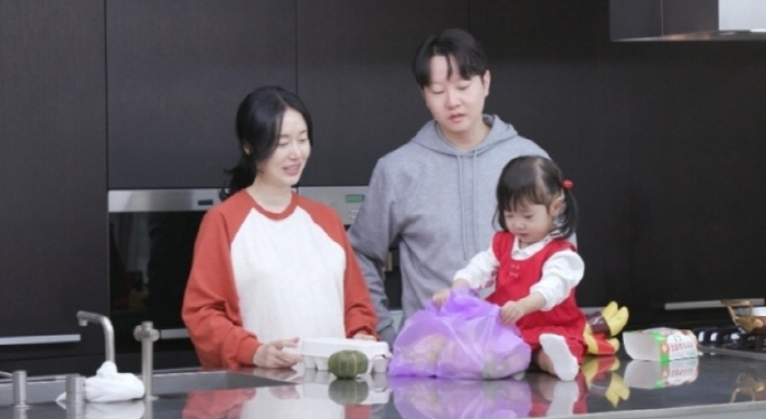 Seo-ah Lee Jung-hyun's daughter Seo-ah, who went grocery shopping instead of her mother, ran her first errand (Pyeon Restaurant)