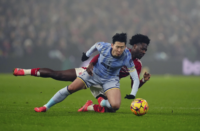 Son Heung-min looks less confident, 81 minutes of silence  Tottenham's worst rating, 01 loss to Nottingham after a rough match