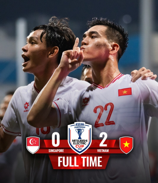 Two more goals in the second half! Sikma Magic Kim Sang-sik-ho Vietnam wins 20 games in the first leg of the semifinals against Singapore just before going to the final of the Mitsubishi Cup!