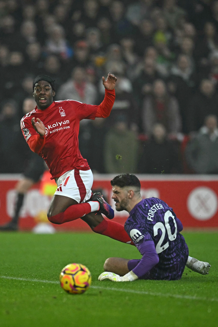 What a waste! Son Heung-min hits a side net, fantasy free kick Tottenham is behind the first goal of Elanga, who is struggling to defend Nottingham (the first half is over)