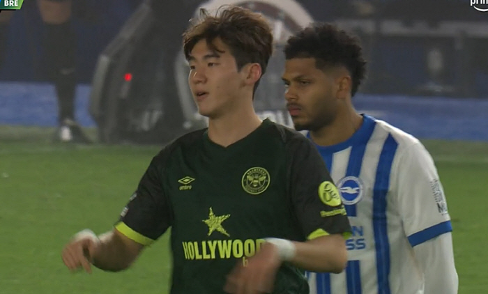  Kim Ji-soo finally debuted in the Premier League! 17 minutes against Brighton! Brighton 00 Brentford