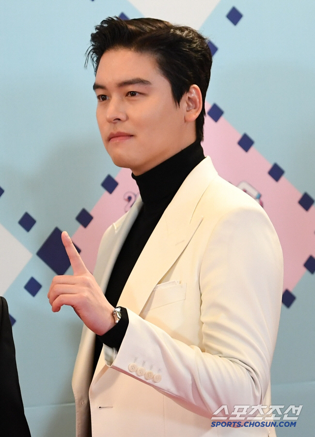 He's a celebrity. He's a businessman Lee Jang-woo acknowledges the harsh criticism of the restaurant → succeeded in improving the taste (Jeong Joon-ha Ha)