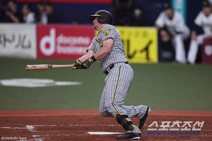 The KBO League is also 1 million, but Hanshin's bet on foreign hitters who don't play in the Major League, have an annual salary of 300,000, and eat and run