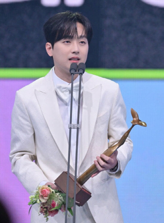 Lee Chan-won, the Class of Entertainment Awards, will buy you Korean beef. A heartwarming pledge (Immortal Song)