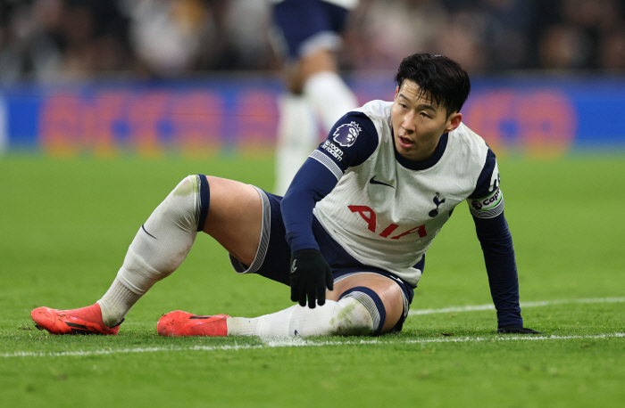 Foreign media's harsh criticism against Son Heung-min, the main culprit of the slump, should take a break from the worst rating…PK missed, head down, SON