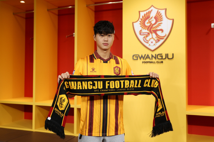 Gwangju FC, MF from Youth Kim Dong-hwa and GK Kang Hee-soo Call-Up